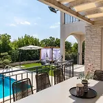 Villa Riviera
