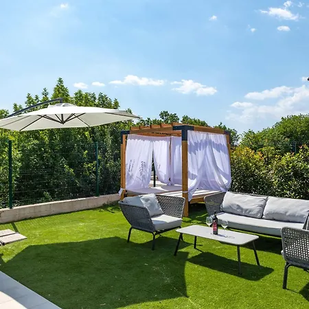 Riviera Villa *