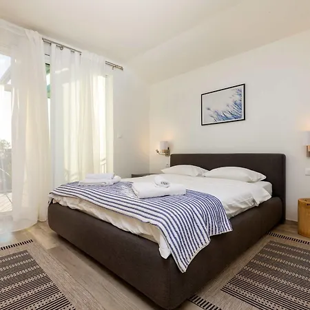 Villa Riviera