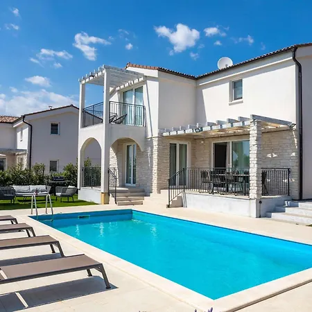 Villa Riviera