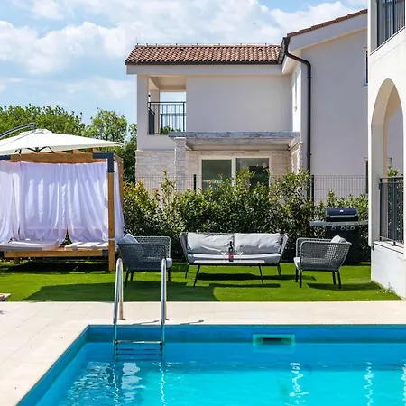 וילה Riviera Diminići