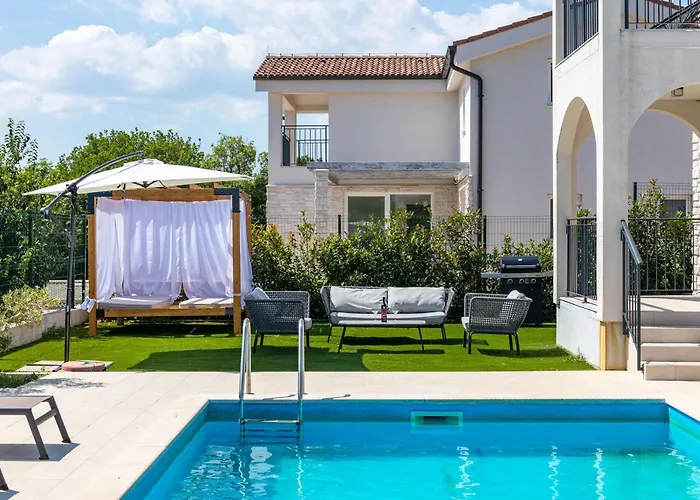 Vila Riviera Diminici